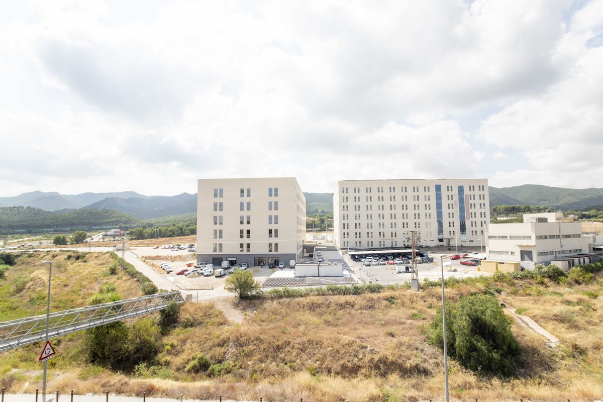Actualmente se está ejecutando la obra del único laboratorio de contención biológica nivel III de la Región de Murcia, siendo una de las pocas universidades que lo integrarán en su campus y todavía queda la construcción de una biblioteca y un salón de actos.