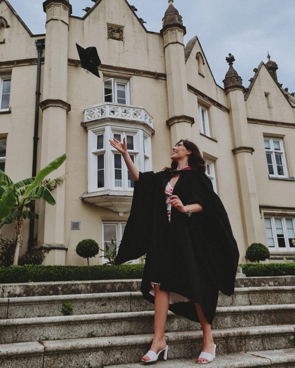 And it’s done! Graduated yesterday with a First Class Honours in Education. Thank you to my friends and family who made my day special 👩🏻‍🎓
