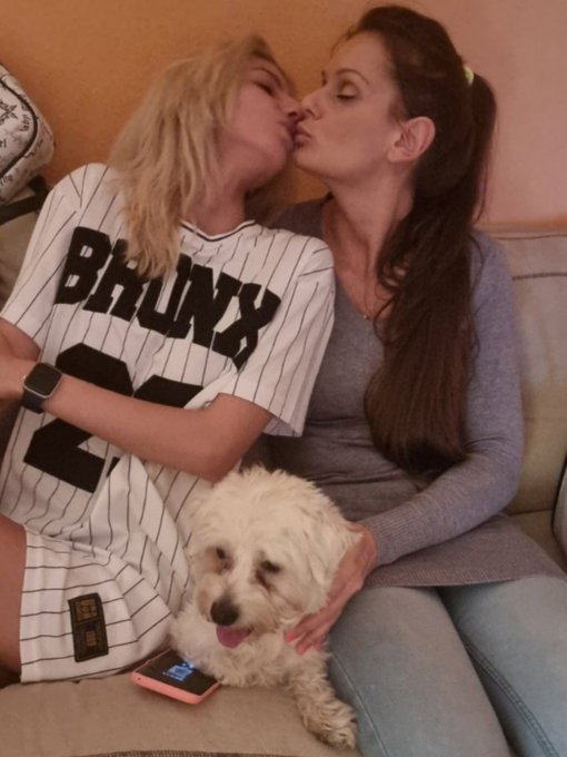 Follow my best friend!!!!!!!! We have a surprise for you&hellip;coming soon -> https://t.co/0e7PkYx87n https://t<a href="/tag/discount"class="tags"><span>#discount</span></a>