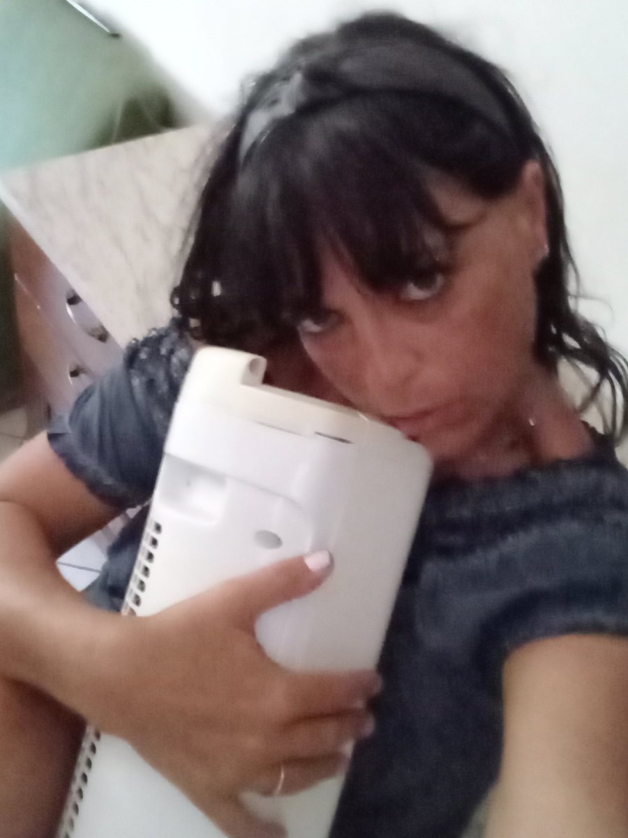 Foto disperazione titolo: 'Pomiciando con il ventilatore'
#29luglio pietà