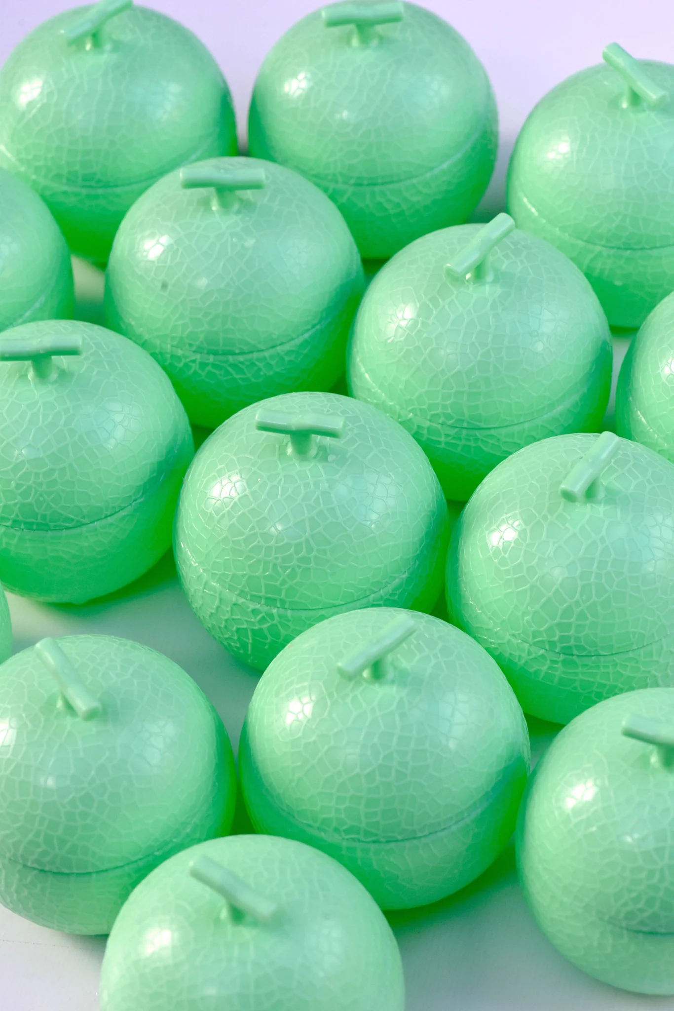 懐かしメロンシャーベットの容器！？で作った人形がクオリティ高い。