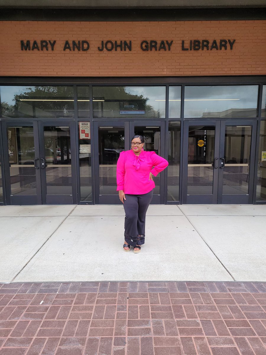 phylicia_f's tweet photo. I had the honor of returning to my counseling program to talk to about 100 students about creating their own opportunities in mental health. I decided not to pursue LPC licensure but I took this degree in Clinical Mental Health Counseling and made things happen! @LamarUniversity https://t.co/4XAkp4pipi