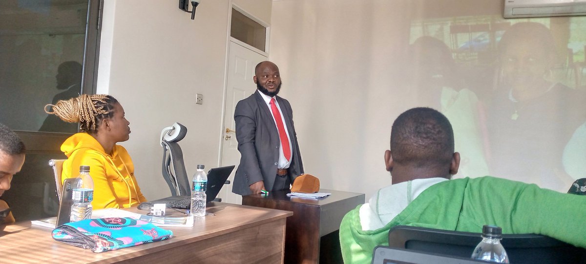 ManyozoD's tweet image. Excellent week it has been working  together with #Malawi @MoHandP_Malawi developing  capacity on How to develop effective #PolicyBriefs for Government officials and Academic staff. 

#DataToPolicy
#D2P
#EvidenceAction

@amuula3 @Afidep @KUHeS_mw