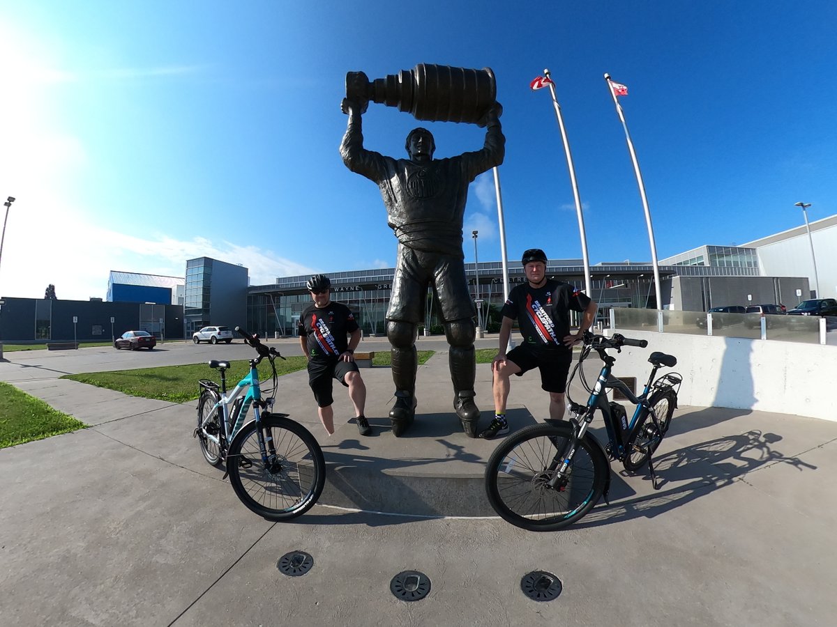 ebikebc's tweet image. “You miss one hundred percent of the shots you don&apos;t take.”  ~ Wayne Gretzky  
Morning riding rituals with ENVO D35 in front of the Wayne Gretzky statue in Brantford Ontario. 

Picture courtesy: @Brantford Cyclepath

#WayneGretzky #ENVOD35  #ENVOlution #poweredbyENVO  #rideENVO