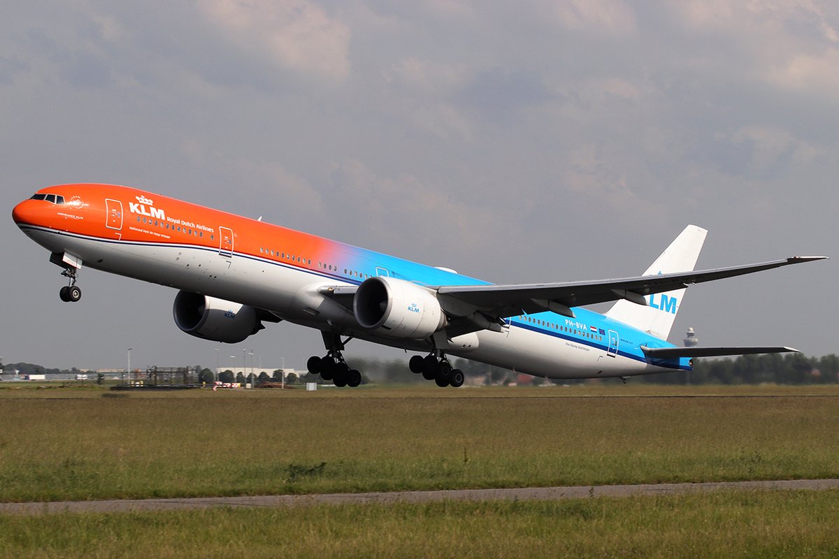 airwaysmagazine's tweet photo. In light of an upcoming capacity cut at Amsterdam Schiphol (AMS), KLM (KL) has expressed frustration and, more surprisingly, bewilderment. #AmsterdamSchipolInternationalAirport #Analysis #CapacityCuts #DutchAviation #KLMRoyalDutchAirlines #OpEd
https://t.co/uLU4rmHeG1 https://t.co/i9SJRrBrQE