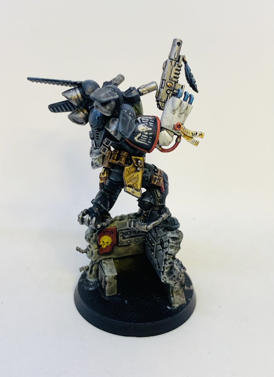 VargormArt's tweet photo. Some raven guard commissions. https://t.co/OcoY3pspQ3