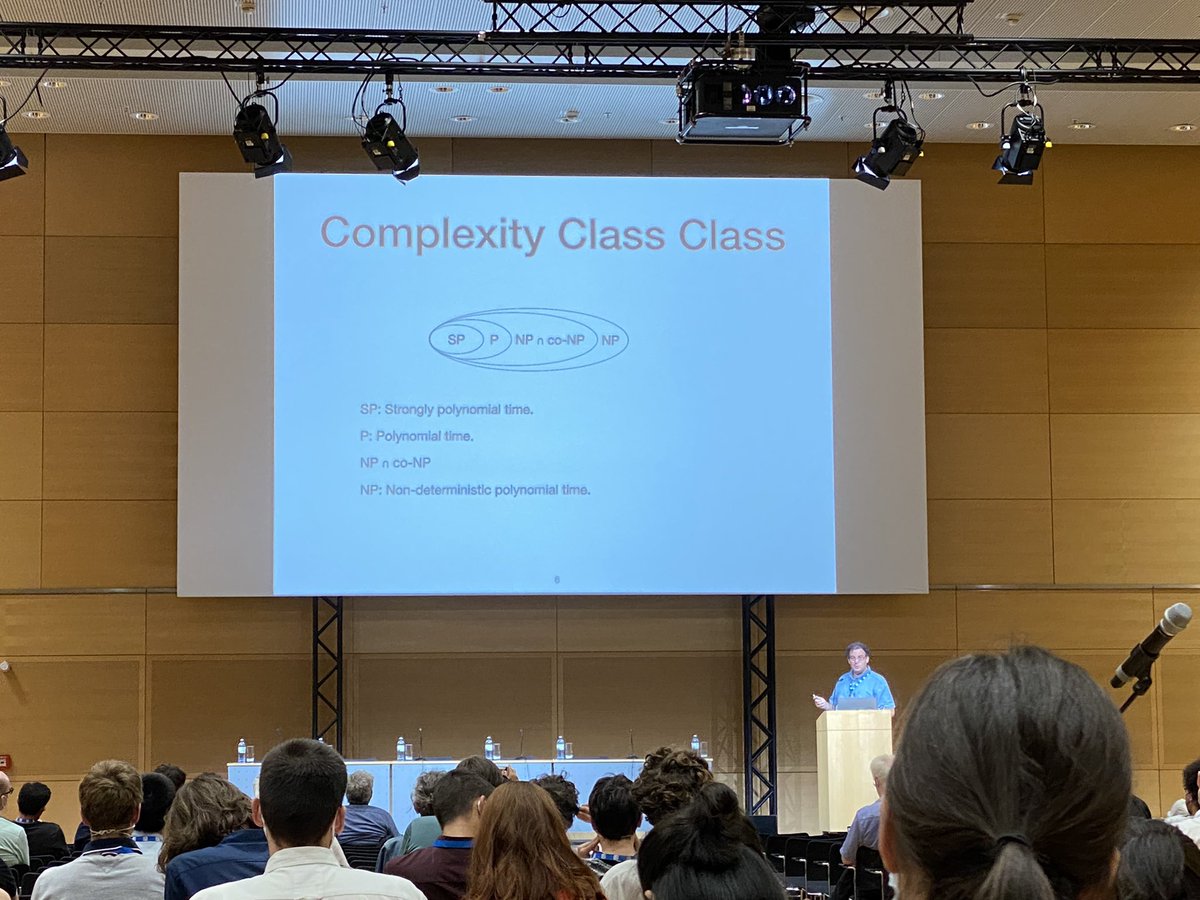 banazir's tweet photo. In addition to being a great researcher, @mlittmancs is a famously superb CS teacher. Here he explains #ValueIteration, #PolicyIteration, #MDP solving, #TheoreticalCS fundamentals, and other technical topics with facility, panache, and his trademark humor. #IJCAI2022 #IJCAIawards https://t.co/09OcgAQHG9