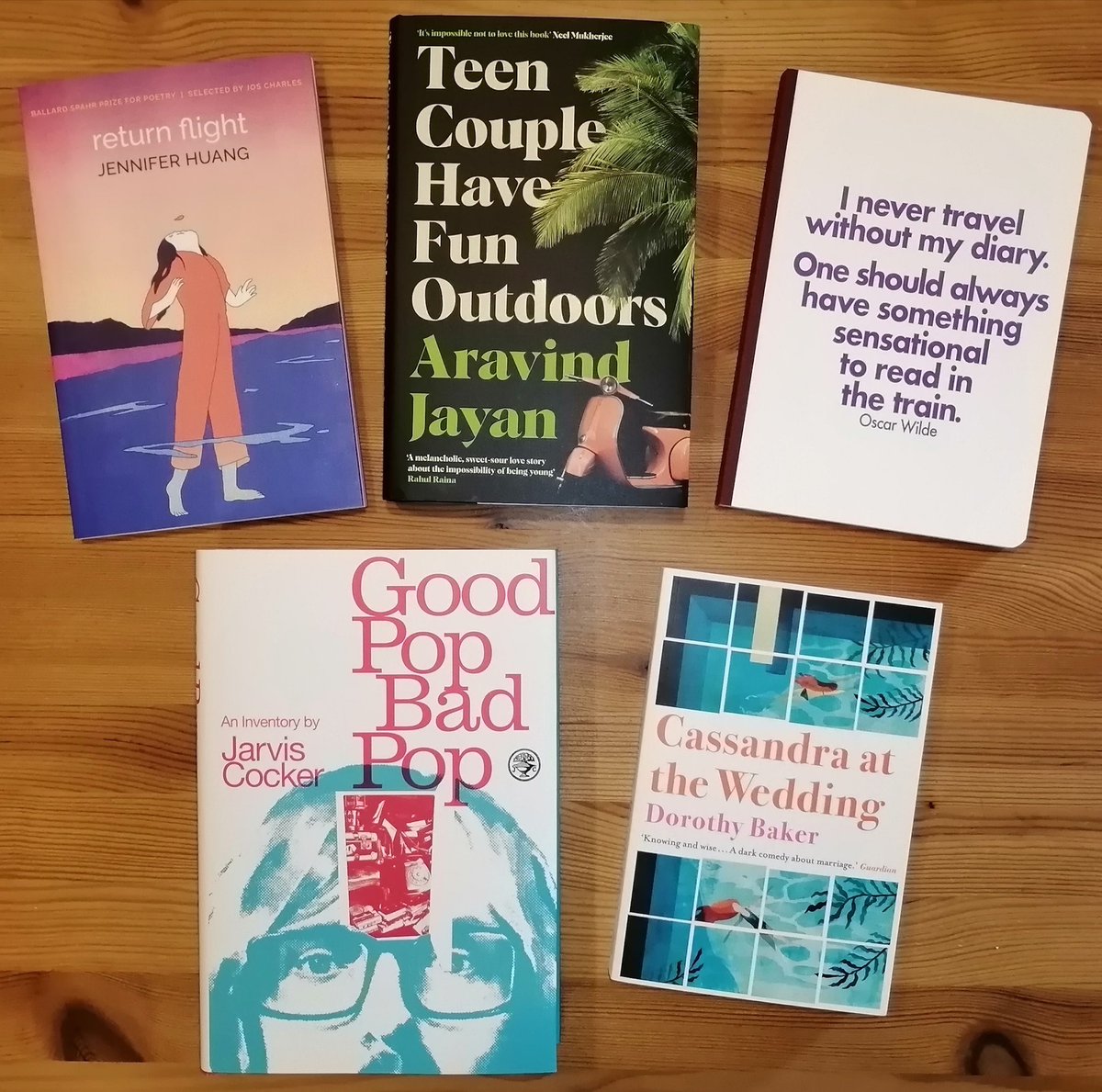 deceiving_elf's tweet photo. The contents of the third package of my Year of Reading subscription from @Shakespeare_Co revealed: four wonderful books and a notebook featuring a quote by Oscar Wilde. 😀📚❤️ #newbooks #supportindependentbookshops #ayearofreading #shakespeareandcompany https://t.co/oK8uFaaZLt