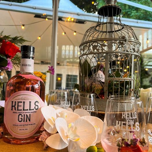 Headfort's tweet image. The botanicals in our Kells Pink Gin have been carefully selected to give a sweet and refreshing flavour in each sip. With no added sugars or flavourings, it is the perfect fusion of strawberry and floral notes! Join us for a refreshing drink and enjoy your #BankHolidayWeekend!🙌