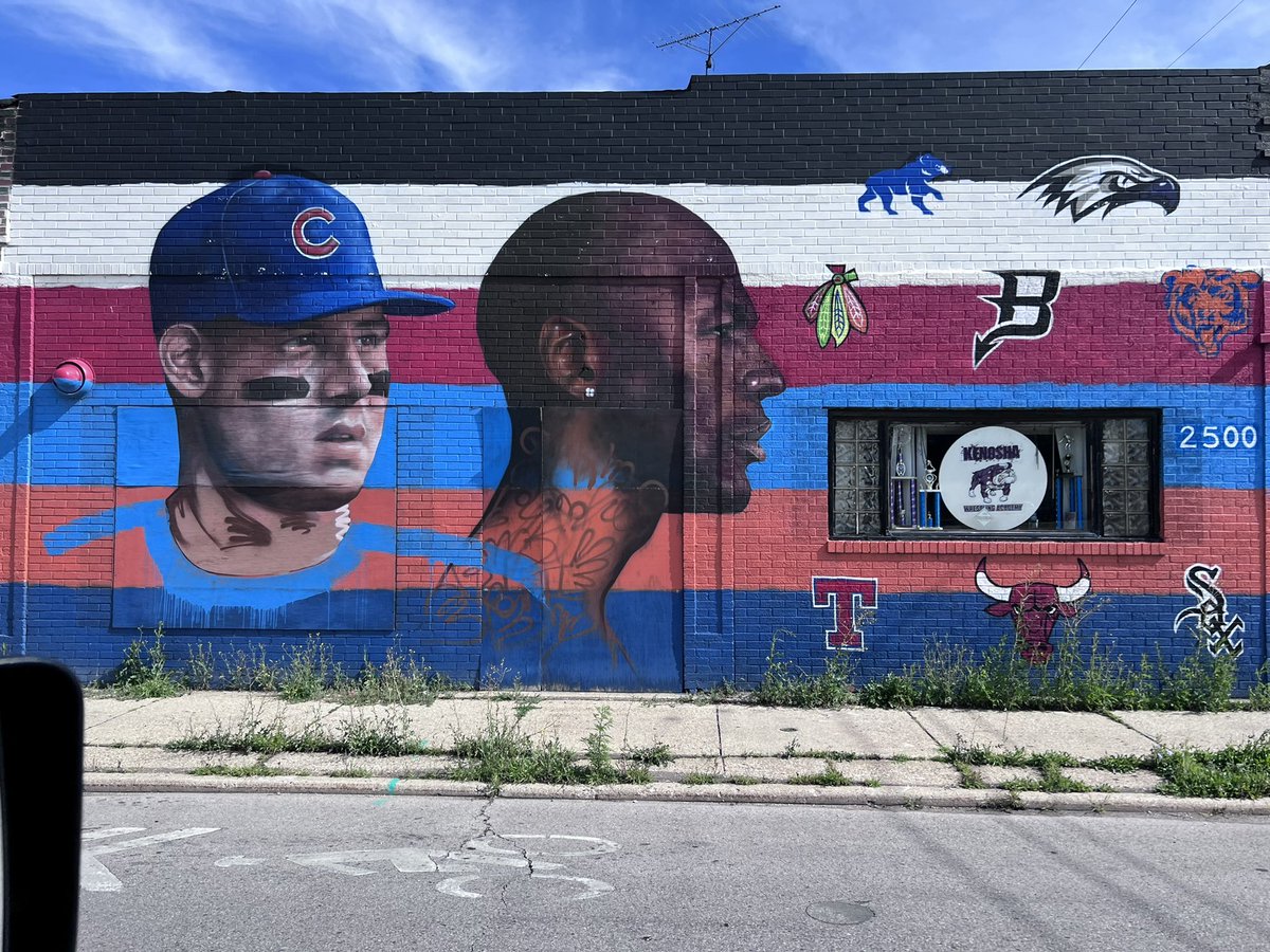 I absolutely love that <a href="/ARizzo44/">Anthony Rizzo</a> is painted next to #MichaelJordan on this wall mural. #chicagosports #bulls #cubs #legends #kenosha #wisconsin