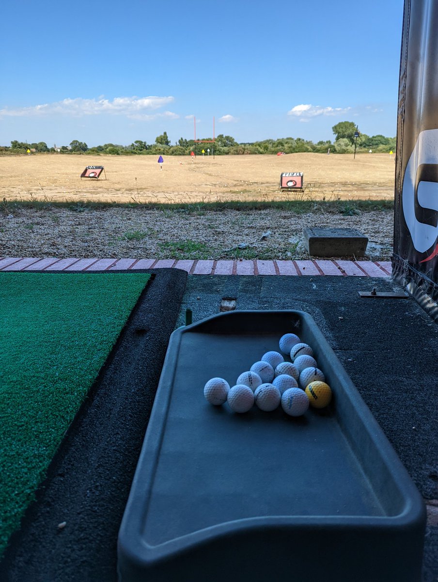 PoetSimon's tweet photo. Practice, practice, practice #golf #practicepays https://t.co/ETAfNMSzRs