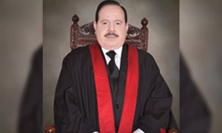 Law_SILC's tweet photo. JCP member Justice Sardar Tariq Masood wrote a letter CJP Umar Ata Bandial &amp; other members for releasing minutes of commission meeting wherein majority members disapproved CJP nominations.
1/2 https://t.co/7Z6n6KdhKA