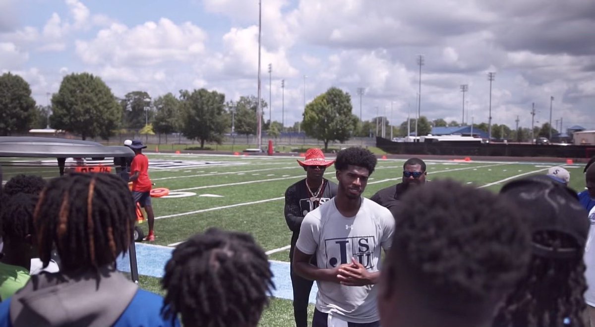 SimmonsFootball's tweet photo. Thank You Coach @DeionSanders &amp; @Coach_O for hosting the Blue Devils on Tuesday! #IBelieve #GoBigBlue https://t.co/ghao2nRorx