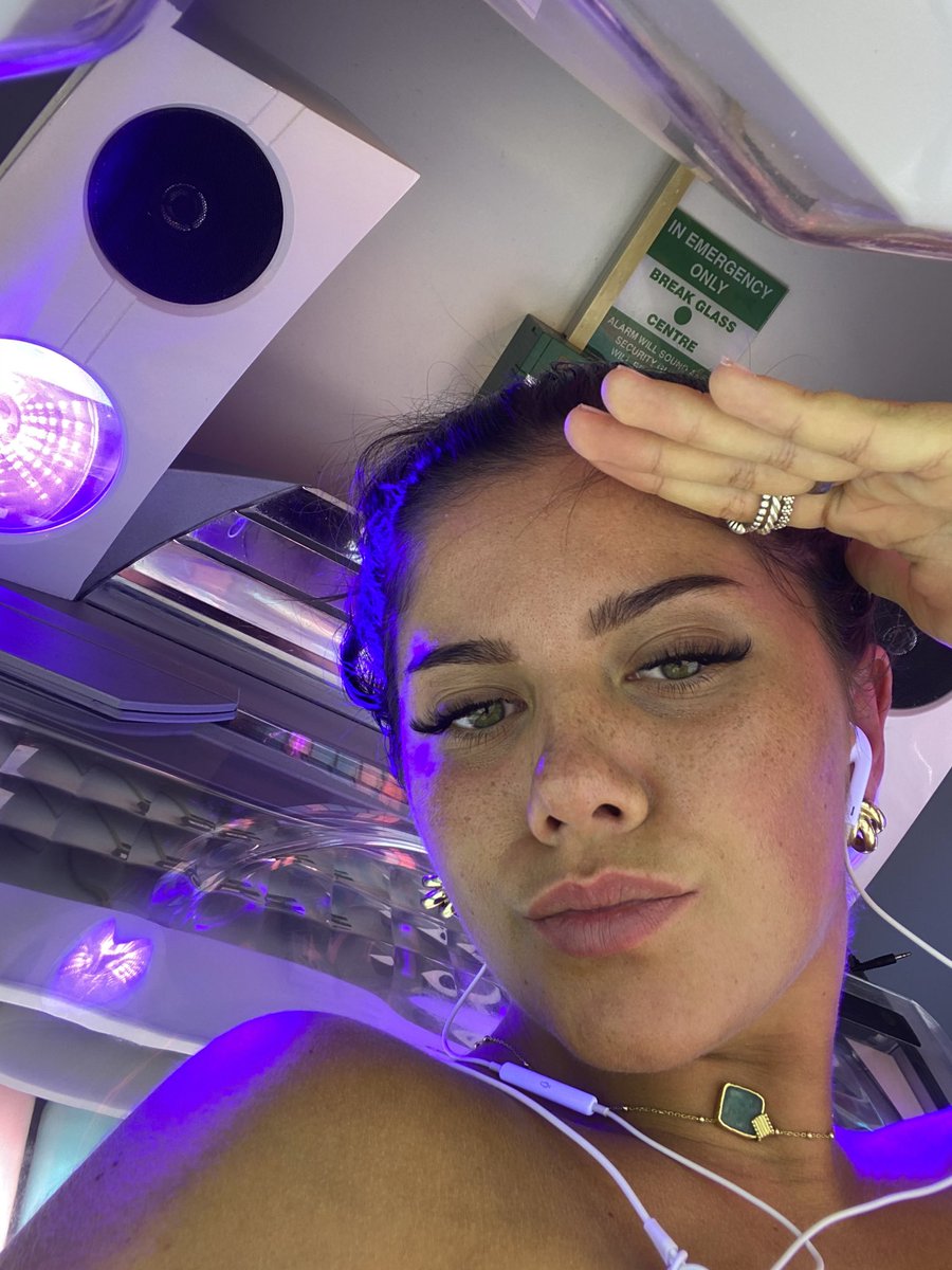 sendtosasha's tweet photo. Self care day 💅🏼 lashes and sunbed, how a Friday should be  

Now reimburse it loser 

£sashalily1 https://t.co/aOm12excLB