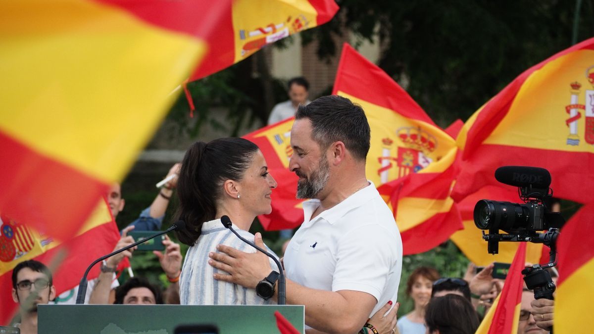 Se nos va una gran patriota.<a href="/Macarena_Olona/">Macarena Olona</a> un saludo desde Palencia,ánimos lo vas a superar 😘🇪🇸🇪🇸