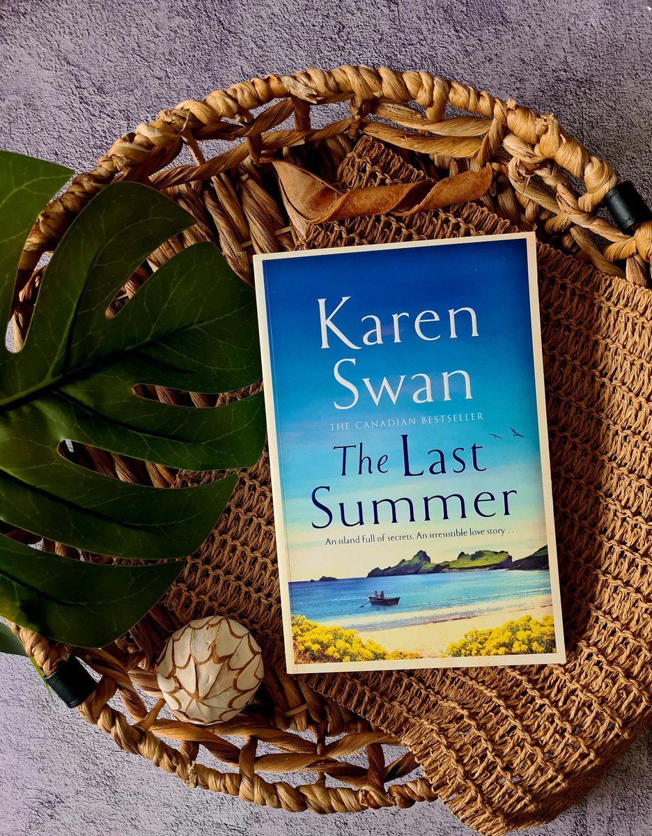 #NewReview #BookReview #RoeliaReads #BookTwitter #BookifyZA #HistoricalFiction 

Review:  'The Last Summer' by Karen Swan 

👉 roeliareads.co.za/review-the-las…