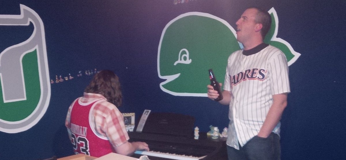 MrRobLima's tweet photo. What are they singing? @Stauers @Duncan1018 https://t.co/80NuEXJtql