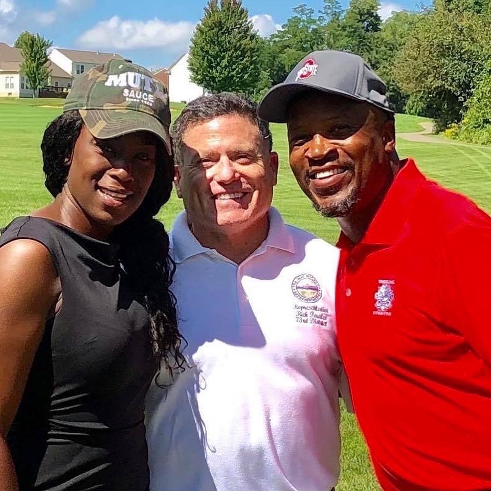 WILLIAM WHITE was my friend.  Fun fact: even with his “celebrity” as a legendary NFL athlete, he once drove all the way to Beavercreek Ohio to support @muttssauce events when we were just a startup. His kindness &amp; friendship will be cherished forever. #williamwhite #nfl