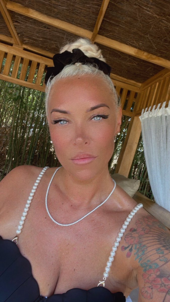 ▼ Sam Divine ▼ tweet media