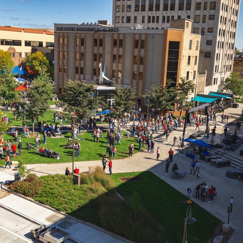 WIOctoberfest's tweet photo. Who new that hanging out with thousands of your closest friends could be so beneficial to your community!? 😉

#AppletonOctoberfest is an event of the @FoxCitiesChmbr.

(3/3) https://t.co/hjpPCuyaba