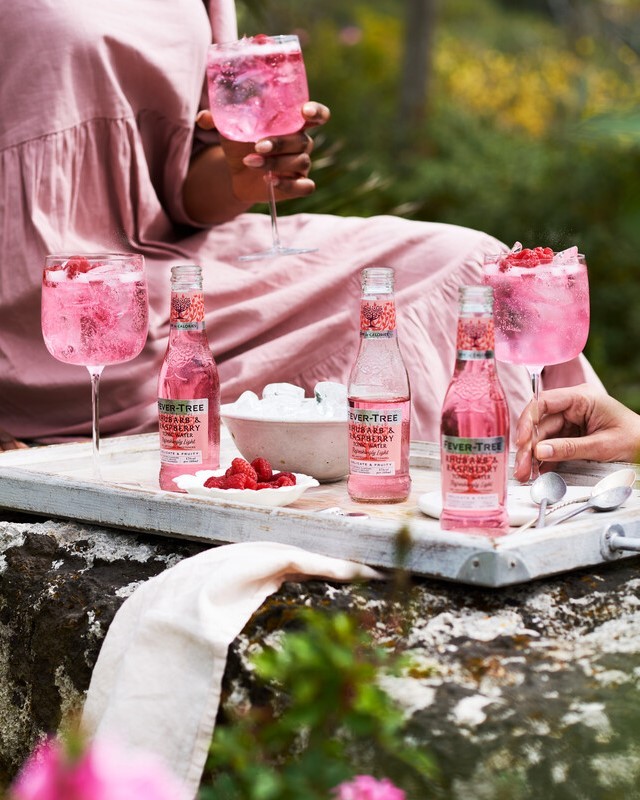 FeverTreeMixers's tweet image. Feeling fruity this #FeverTreeFriday? Drink pink with our Rhubarb &amp;amp; Raspberry Tonic Water. Perfectly pairs with London Dry Gins, or Pink Gin for that extra splash of pink. Best served  with friends &amp;amp; family (and of course plenty of ice).