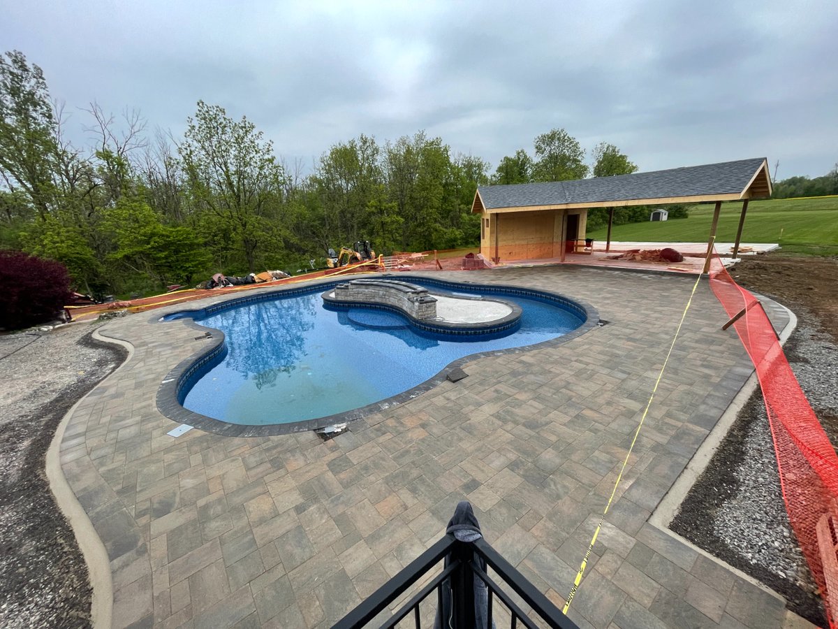 ECLOntario's tweet photo. A curvy pool deck we completed earlier this year for the boys at @kasanovaconstruction
🧱- Permacon Kensington
https://t.co/WNkyoaN5D2
#everchanginglandscape #landscape #pool #curvypooldeck #ongoing #ontario #canada #commercial #project #commercialproject https://t.co/CltAVmyaGC