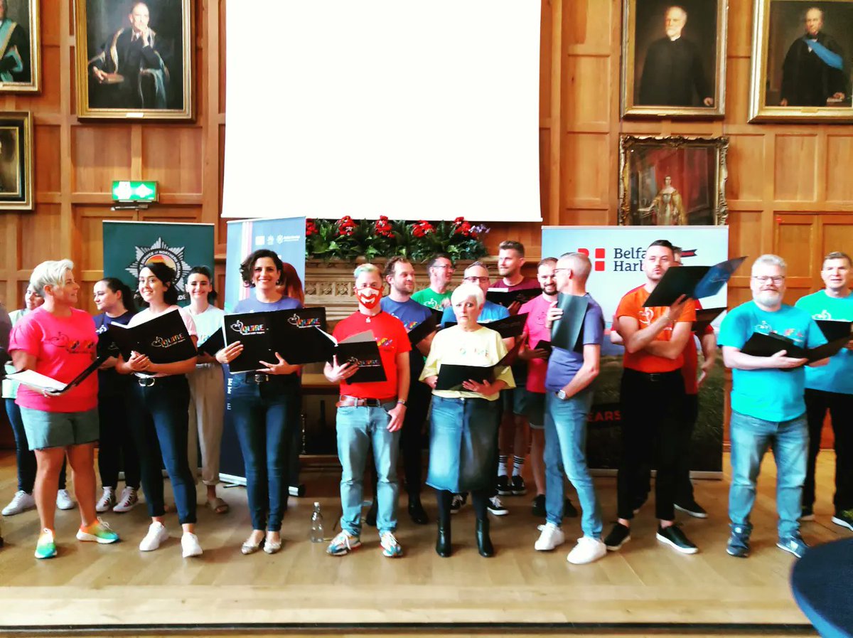 Helloww #Belfast!!! We will be singing tomorrow morning at 10am at Lanyon station! Come join us and have some craic!🎤
🥳Then at 3pm on Pride Stage at Custom Square 🏳️‍🌈 #BelfastPride