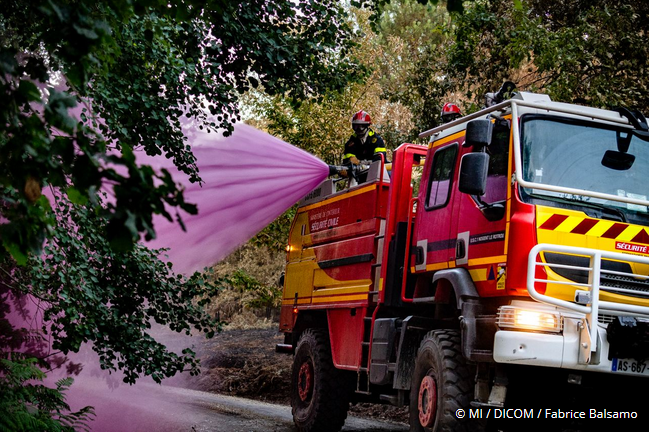 #IncendiesGironde🔥| L'#incendie est maîtrisé à #LaTestedeBuch

➡️ Les risques de reprise sont limités 
➡️ Une reprise majeure est écartée

⚠️Les zones d’incendies restent dangereuses : nombreux fumerons et risque important de chute d'arbres

➕d'infos 👉bit.ly/3zldCwF