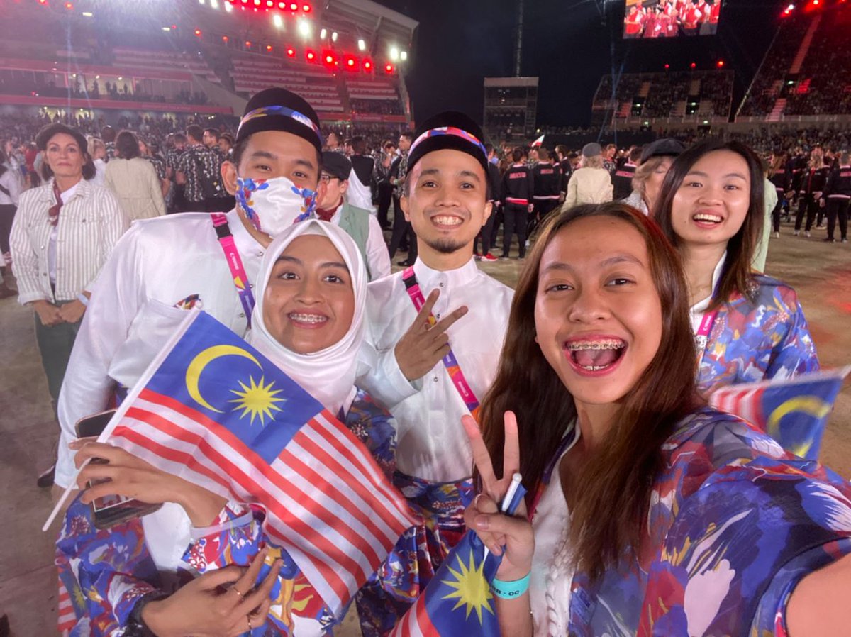 AddeenIdrakie's tweet photo. Lets go Team Malaysia !! #SquashTeam #TeamMalaysia #CWG2022 #OpeningCeremony https://t.co/0QQzKz9iNh