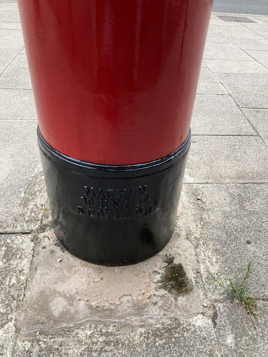 lbsg1976's tweet photo. There are four #postboxes in E20. We saw two on Friday and here are the others. E20 903 is one of the last Machan cast iron boxes, made in 2014; E20 204 is one of the new steel boxes, made by Romec. What do you think of the change? #LeeValleyVeloPark #CommonwealthGames https://t.co/O5qHlvq2eT