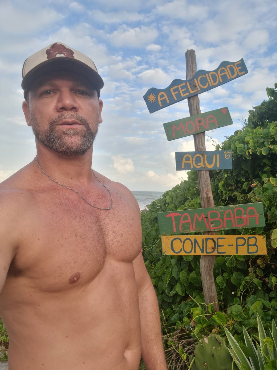 jamesazeveddo's tweet photo. Colocaria o nu, ao natural, nas a hipocrisia social nos impede.
#tambaba #condepb #PB #praiadetambaba https://t.co/HpgcgektNC