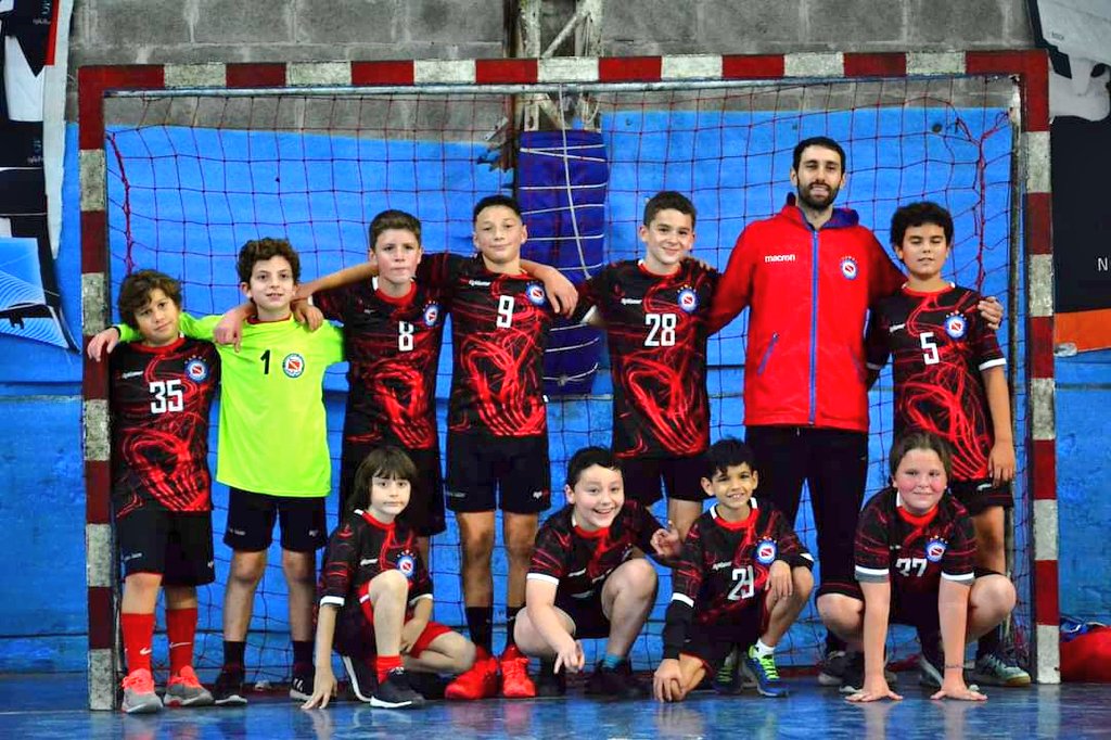 🐞 INFANTILES CABALLEROS haciendo podio! Acompañados por <a href="/LucianoTrabella/">Luciano Trabella</a> y <a href="/santi_labartete/">Santiago Labartete</a> los más peques salieron🥉en el Apertura 2022 de <a href="/femebal/">Fe.Me.Bal.</a> 
Que sea el primero de muchos logros! 📷 <a href="/Florenc21521806/">Florencia</a> #aaajbm