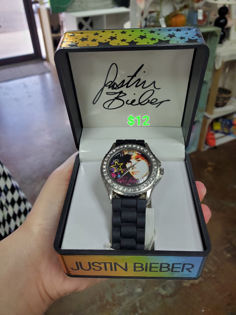 MinniesTreasure's tweet photo. Justin Bieber watch ⌚️ 💚 https://t.co/6R00SwauGp