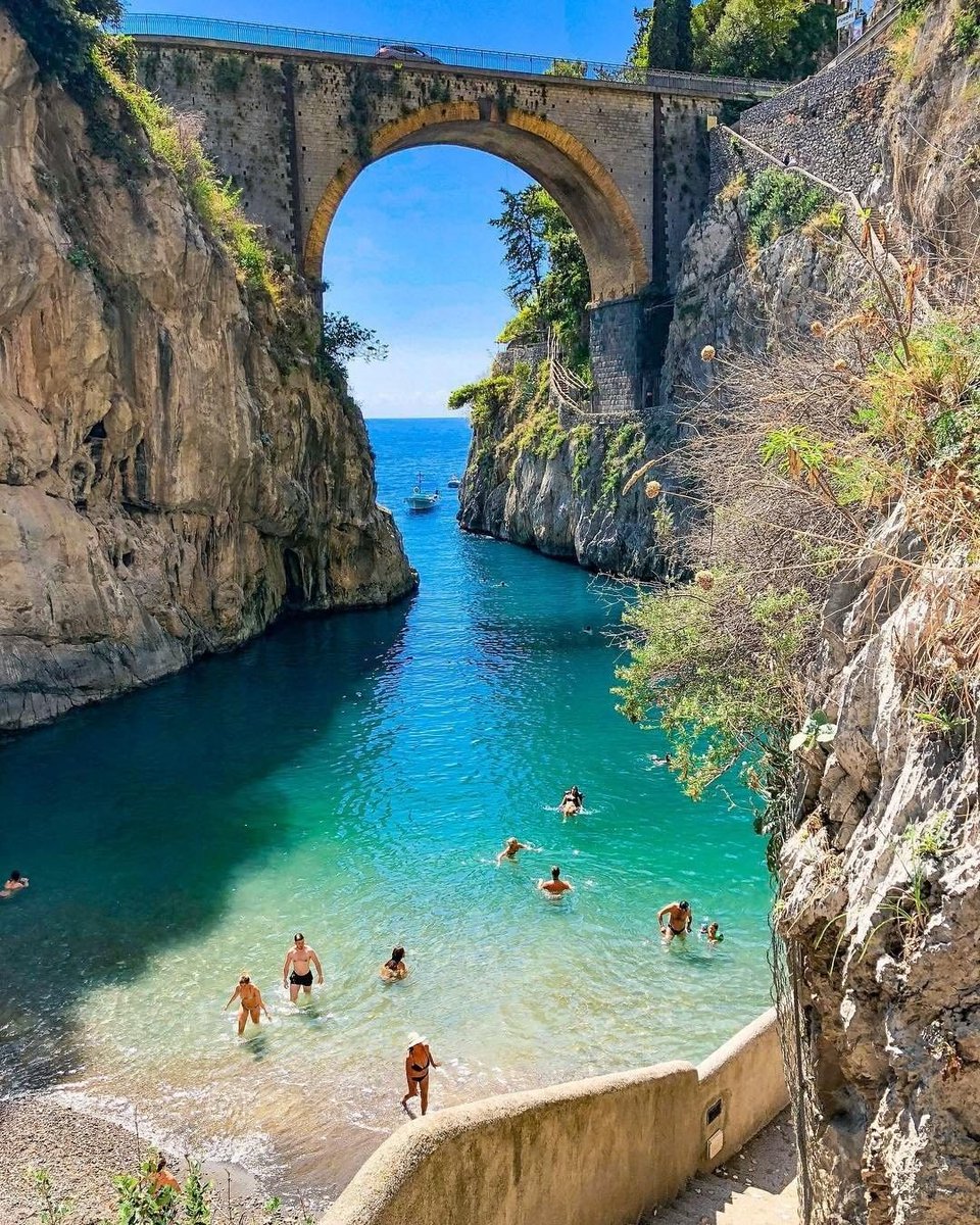 travly's tweet image. Italy