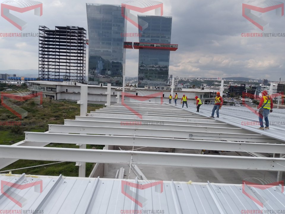 CubiertasM's tweet photo. Suministro y Colocación de Lámina Acanalada Engargolable tipo KR-18 y Fibra de vidrio MBI (Aislante térmico) en cubierta. Obra para GRUPO CHEDRAUI.
📍Santiago de Querétaro, Querétaro.
Contáctanos por whatsapp aquí: https://t.co/e21eY5Q6Zj
#cubiertasmetalicas #Ternium #estructuras https://t.co/LQFuaRKCzj