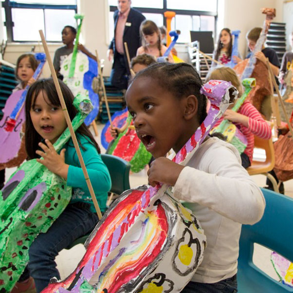 LongyMusic's tweet photo. Longy is so proud to publish the @EnsembleNews! Check out this guest blog post on @aep_arts Amplified, “Learning from the Music for Social Change Field,” from founders Eric Booth and Tricia Tunstall: https://t.co/3zBDuOTNC5 and subscribe today: https://t.co/96DDmZ6FxT https://t.co/TEk9Tbj34N