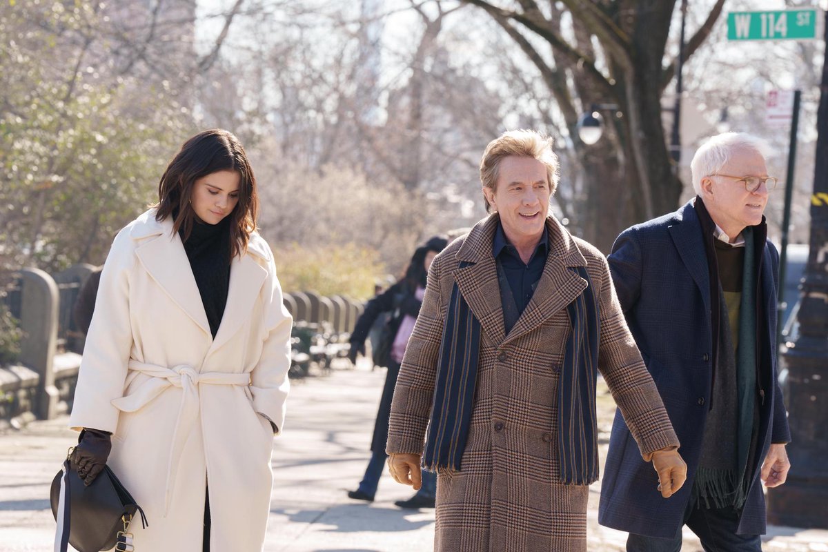 OnlyMurdersHulu's tweet photo. Spotted: Your favorite trio being extra suspicious near Central Park… 🧐 #OMITB https://t.co/sZ9KsttlZf