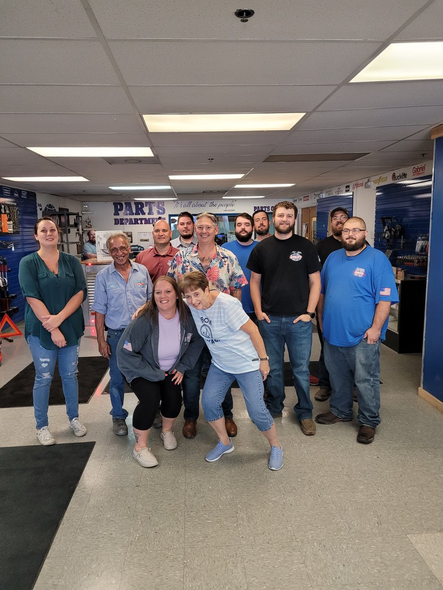 mstatesutility's tweet image. Today marked Sue's retirement! We wish her the best in her new adventures! Good Luck Sue! We truly appreciate your years of service at Mid-States Utility Trailer Sales, Inc!