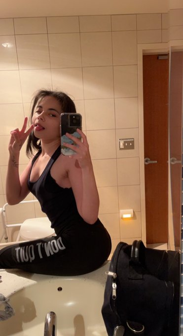 Whatever happens&hellip; happens 💙🤷&zwj;♀️ https://t.co/4LICQ0PQkn