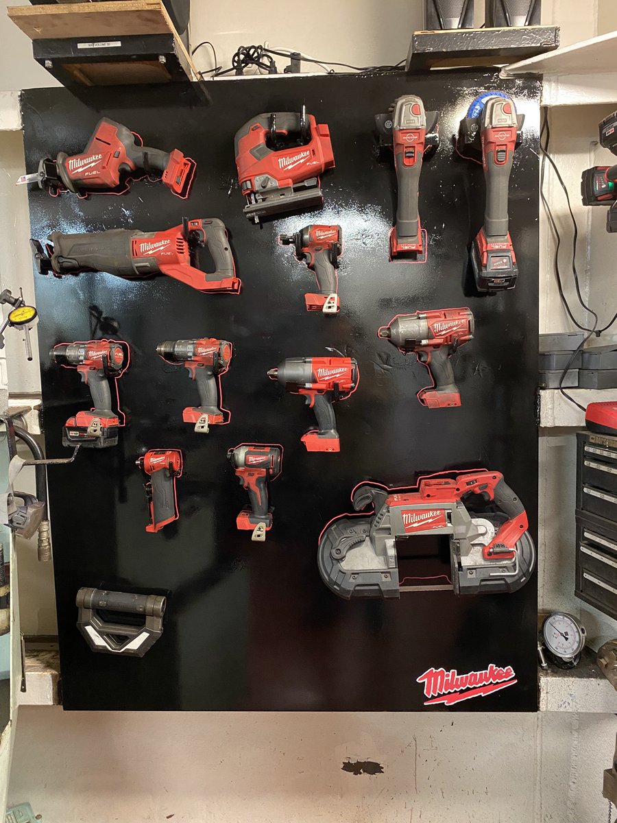 thiago_xj's tweet photo. @MilwaukeeTool give me free stuff pretty please https://t.co/EXIoVekDTd