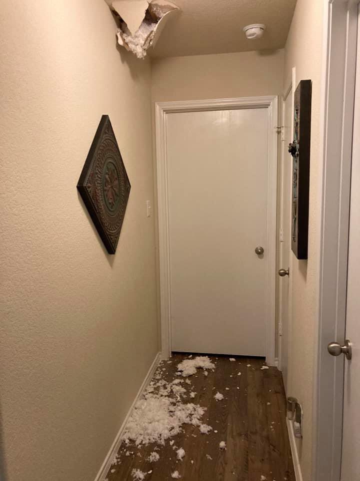 2 years ago today my foot went through a customers ceiling 💀😂 https://t.co/Dq3fjAgZEH
