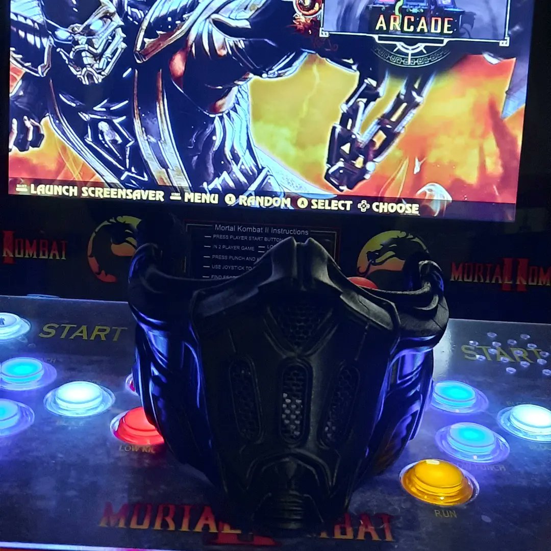 shinnox's tweet photo. Loving my new custom mk mask and light. Both made by @partonprints Looks great on my custom 1up. #mortalkombat https://t.co/fZ8wOQ3ebZ