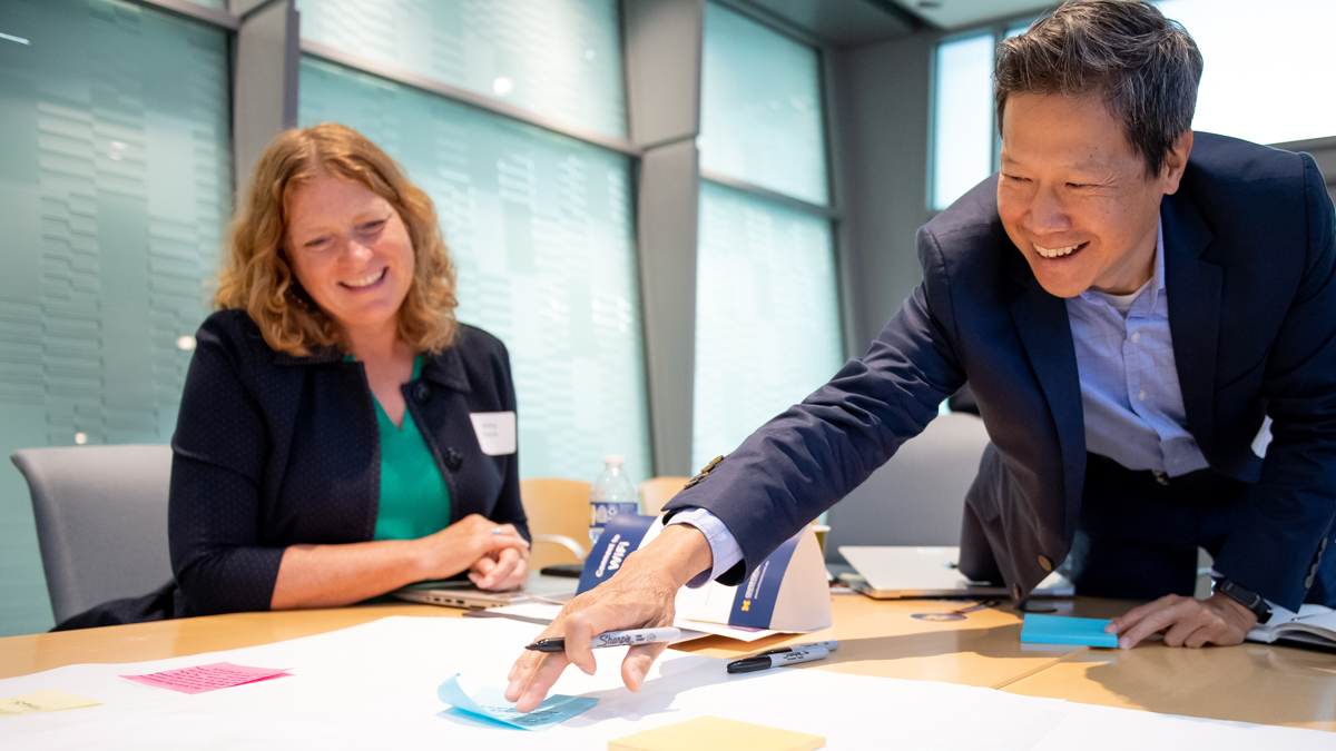 Thx to partners across <a href="/umich/">University of Michigan</a> &amp; beyond for a successful #datascience retreat yesterday

Here are <a href="/apienta/">Dr. Amy Pienta</a> (<a href="/umisr/">U-M ISR</a>) &amp; Stephen Wong (<a href="/AKUGlobal/">Aga Khan University</a>) developing new ways to use data to improve health 

Learn more about the <a href="/UM_cghe/">Global Health Equity at Michigan</a> Data Collaborative
myumi.ch/RWzpN