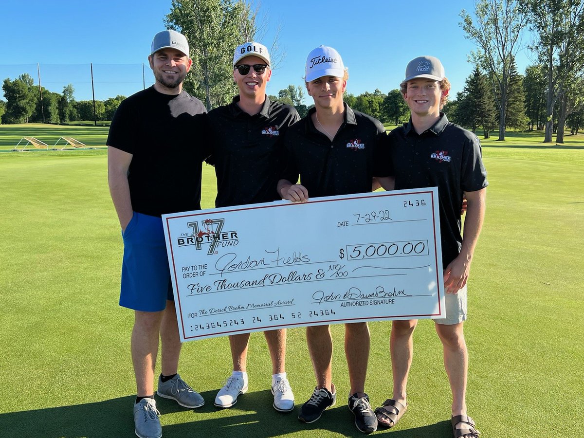 BenNoah27's tweet photo. What a day! Getting a photo opportunity with all 3 recipients of the Derick Brehm Memorial Award is very special! #Leaders @1PercntBtrEvyDy @Jordanfields32 @LukasJustesen @jmcal_3 https://t.co/uzbdFCoPJa