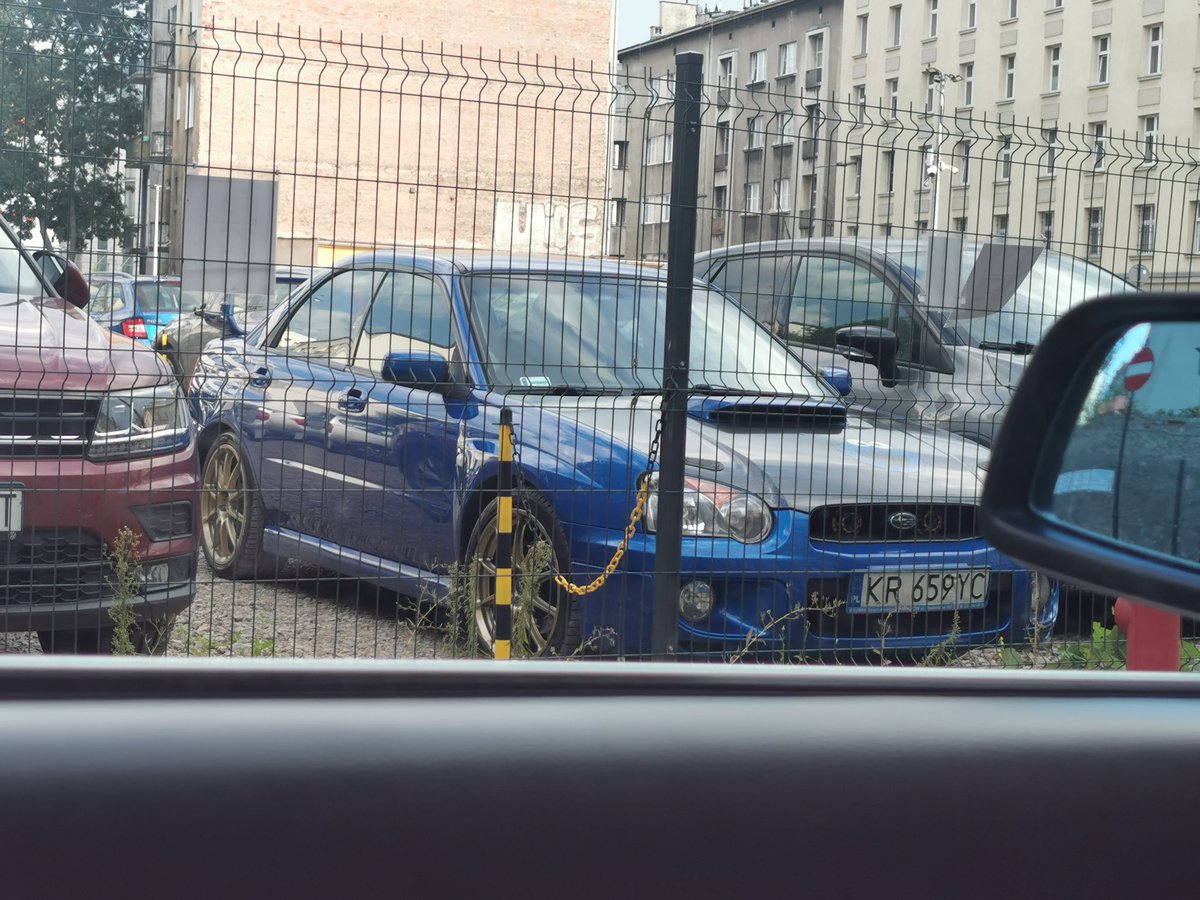 _iLisel_'s tweet image. Nice Subaru i spotted in Kraków
