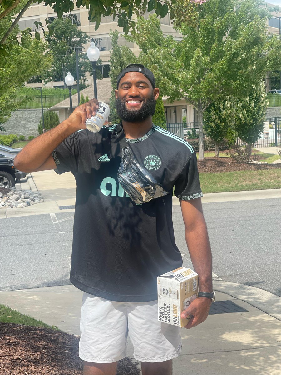 It's Friday, you know the vibes 😎🍻

📸: <a href="/RountreeIII/">Aaron Rountree III</a>