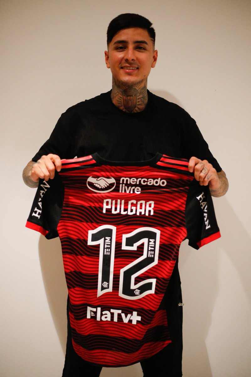Flamengo's tweet photo. 🔴⚫🇨🇱 #PulgarÉDoMengão 

📸: @gilvandesouza9 /CRF https://t.co/aI7xBSX3dC