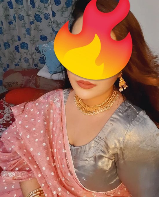 Desi Couple Goals’s pics and videos