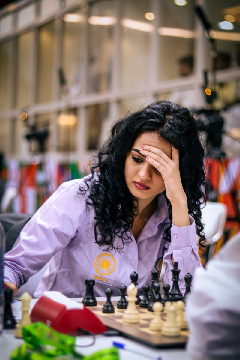 ChessbaseIndia's tweet photo. IM @TaniaSachdev grinds out a marathon 103-move game to win against Board 3 of the Tajikistan women's team, Saidova Rukhshona. The India women's team beat Tajikistan 4-0. This win ensures India an astonishing 24-0 victory on Day 1- All 6 teams of India won 4-0!
📸-@LennartOotes https://t.co/WmeAUGlHrZ