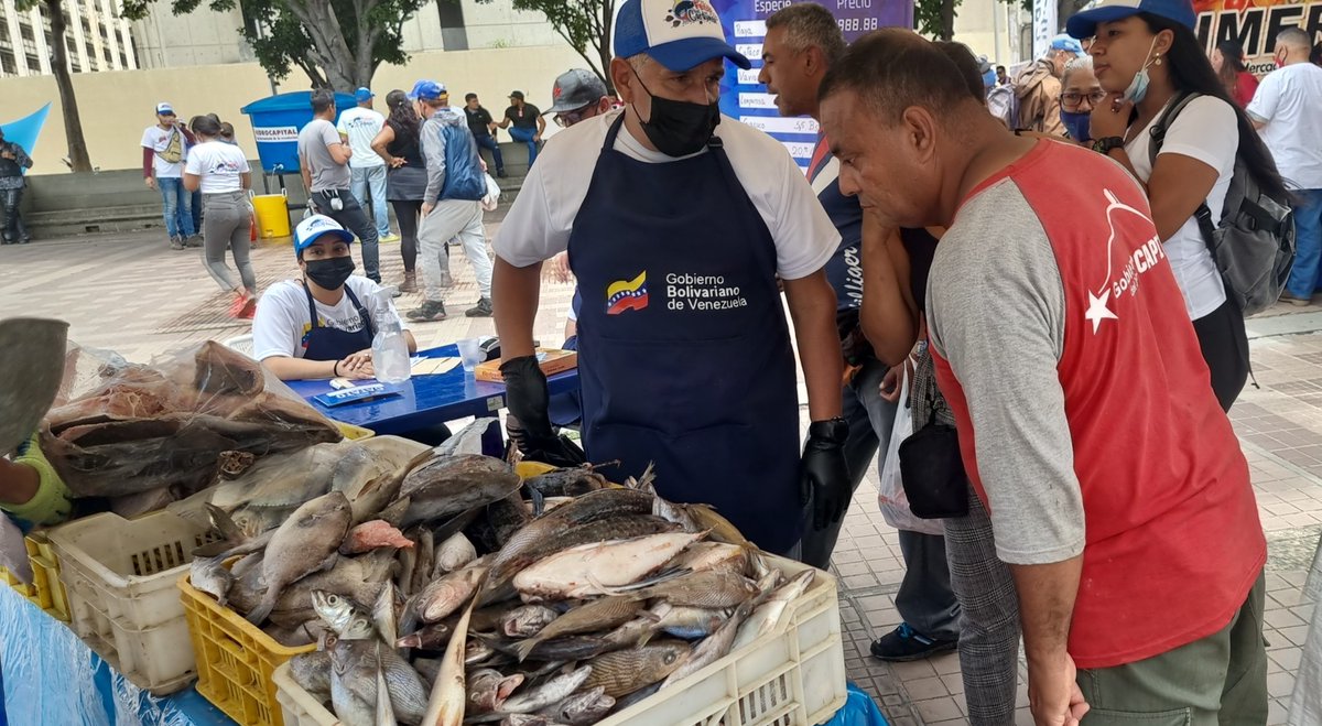 ¡Llegó la Feria del Cardumen! Variedad de proteína pesquera a precios justos y solidarios se le ofrece al pueblo caraqueño en la plaza de Los Próceres Civiles, contribuyendo así con la Soberanía alimentaria de la nación.
¡Pescar es Vencer! 
#DevuelvanElOroYA
<a href="/Jcloyo/">Juan Carlos Loyo</a>